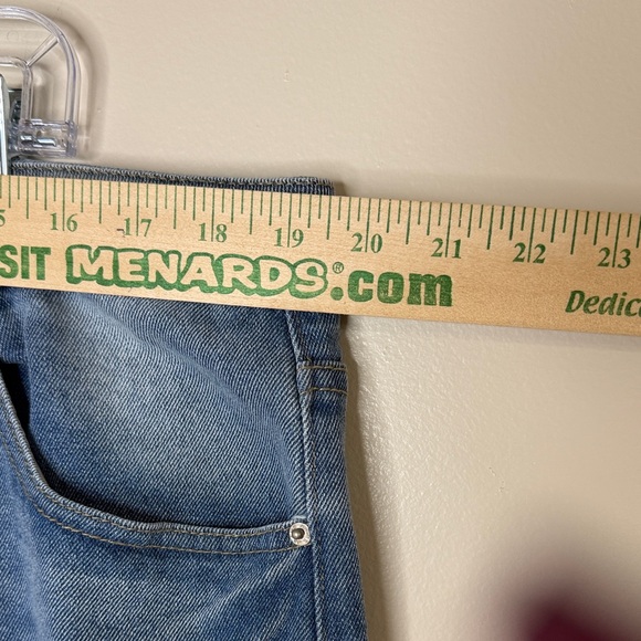 Elite plus size distressed boyfriend cropped jeans light wash denim - Picture 7 of 15